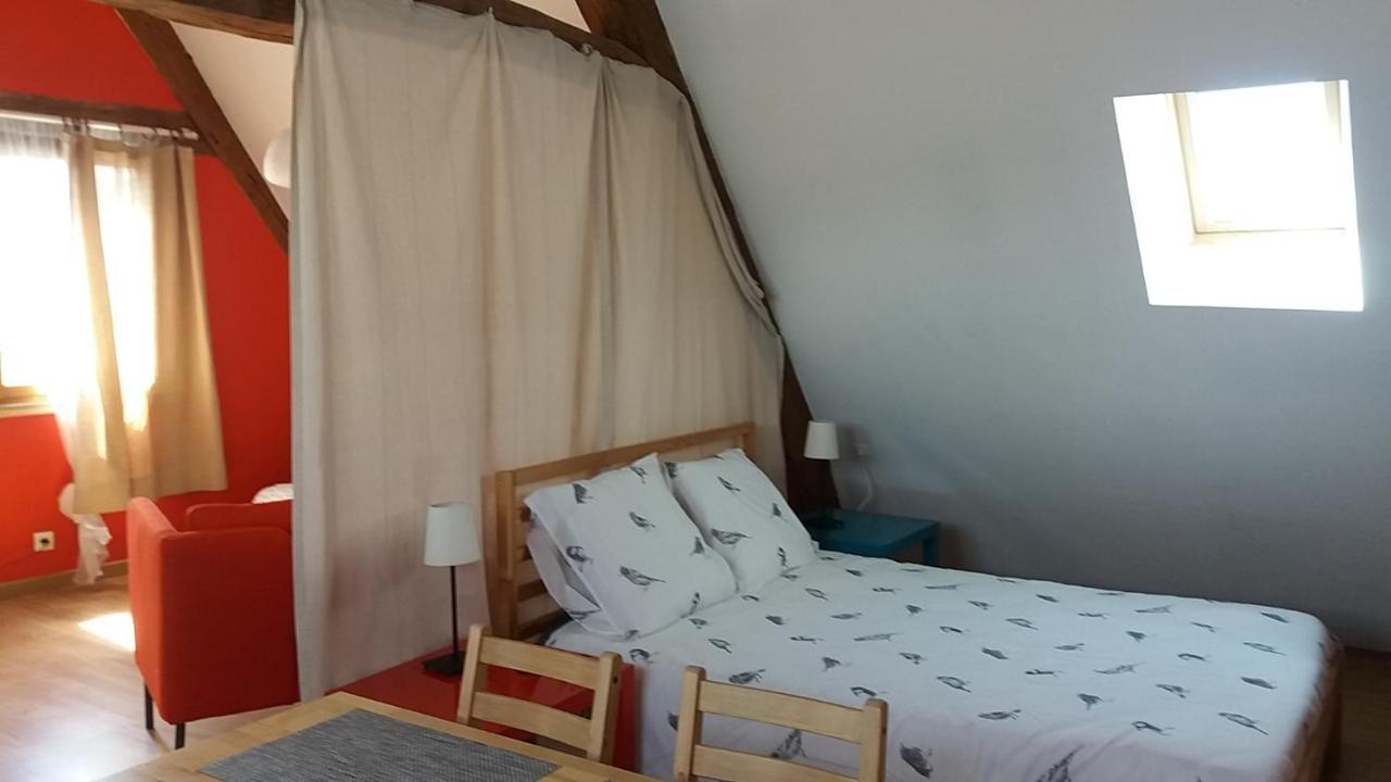 Le Charme Du Chateau Apartment Лез Андели Екстериор снимка