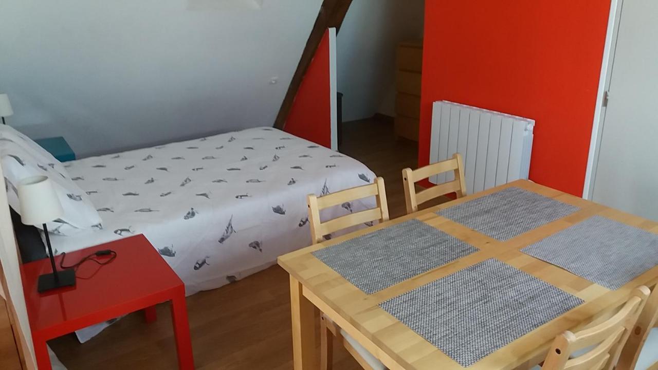 Le Charme Du Chateau Apartment Лез Андели Екстериор снимка