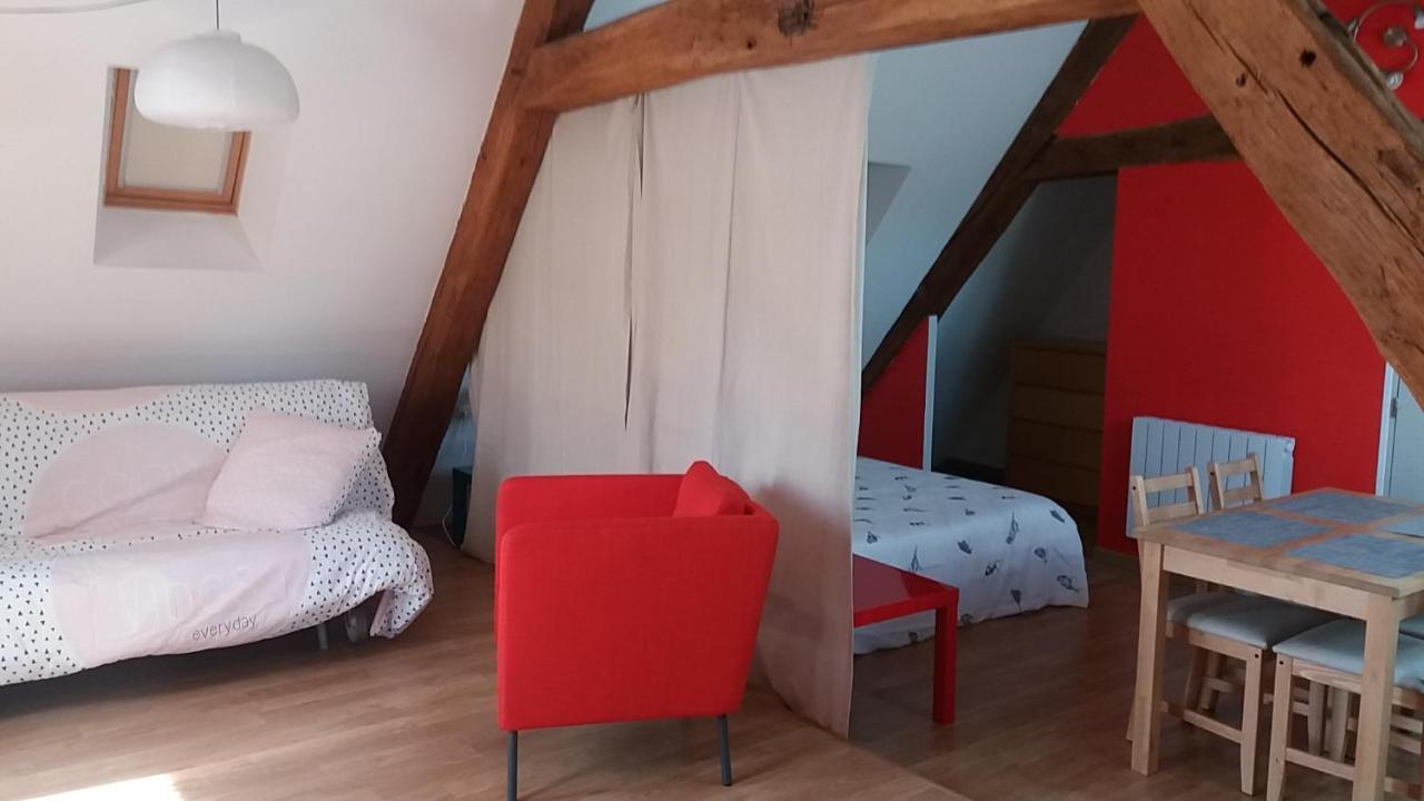 Le Charme Du Chateau Apartment Лез Андели Екстериор снимка