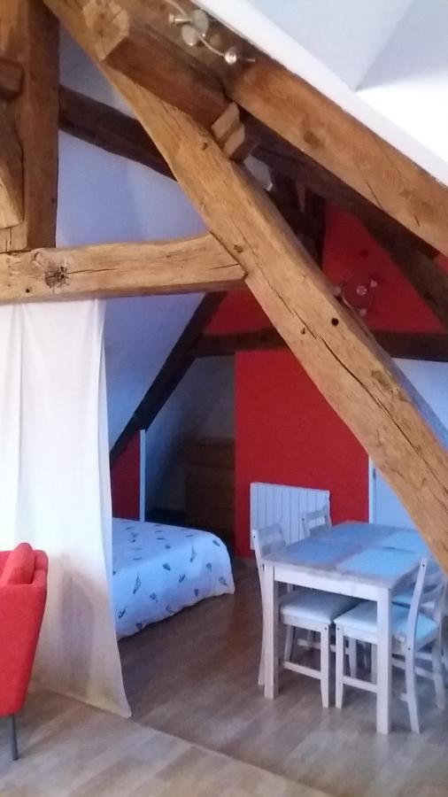 Le Charme Du Chateau Apartment Лез Андели Екстериор снимка